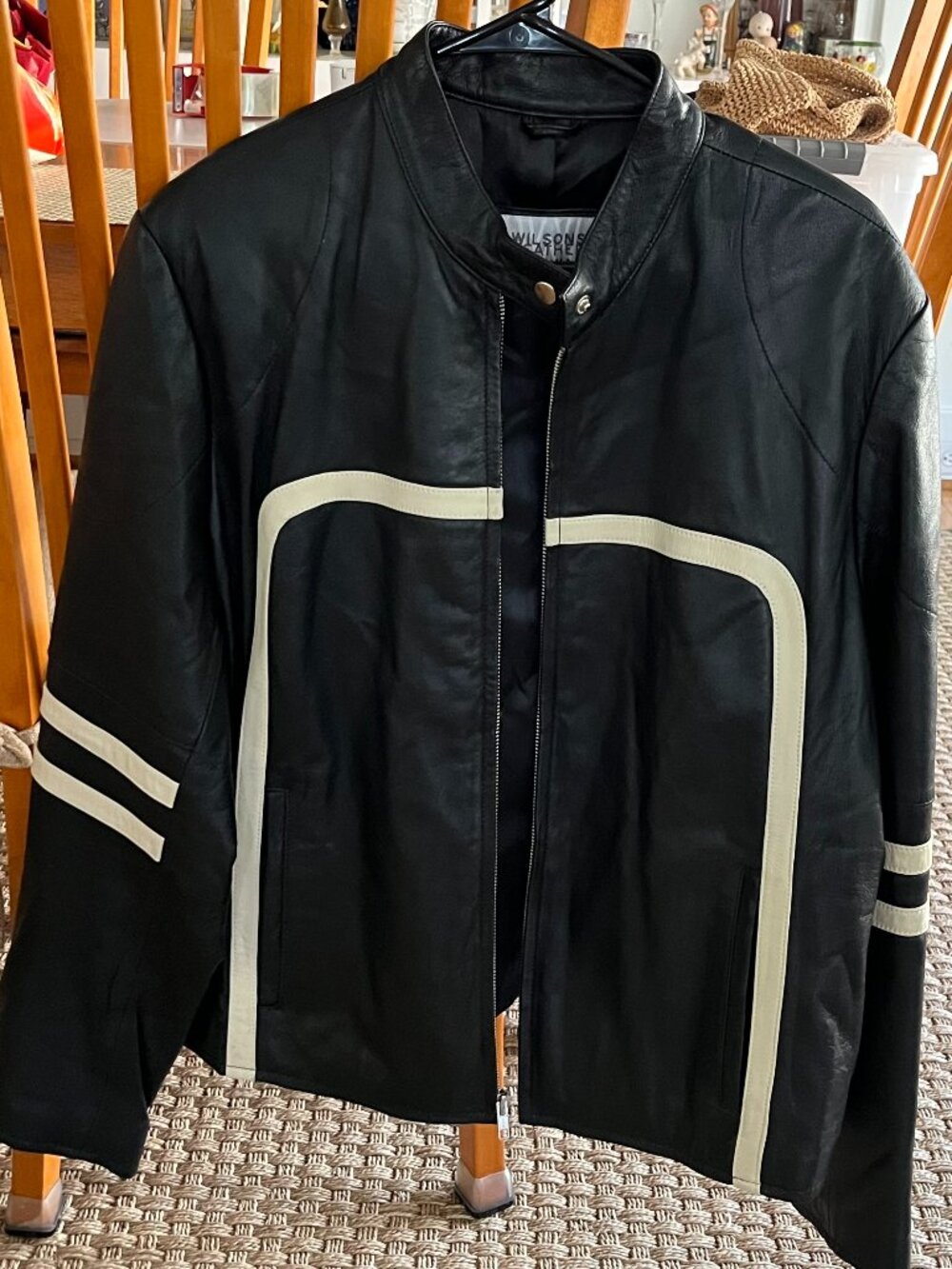 Wilsons Maxima Black Leather Women’s 2XL Off White Trim Moto Cafe Racer Jacket